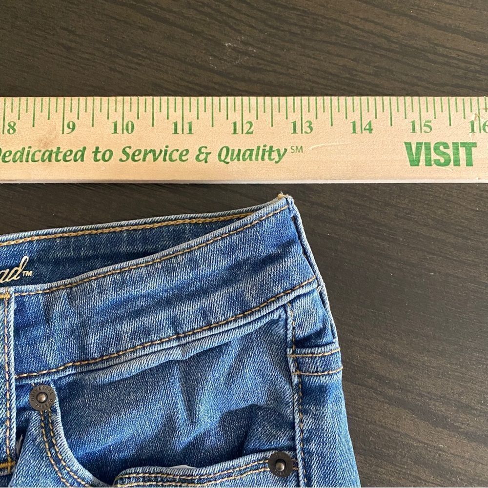 Universal Thread High Rise skinny size 26 long - Picture 9 of 9